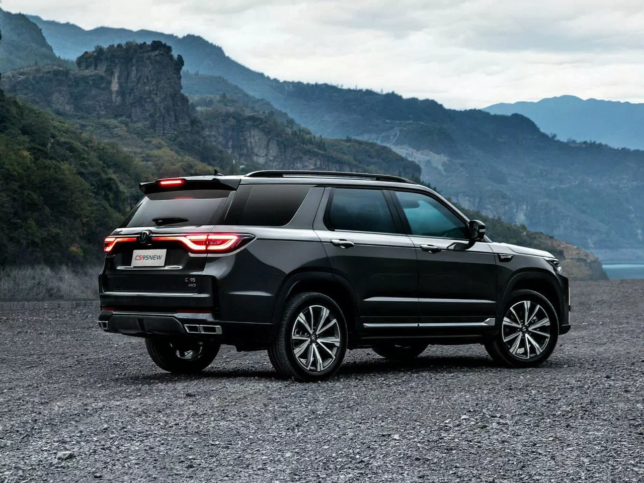 Changan CS95