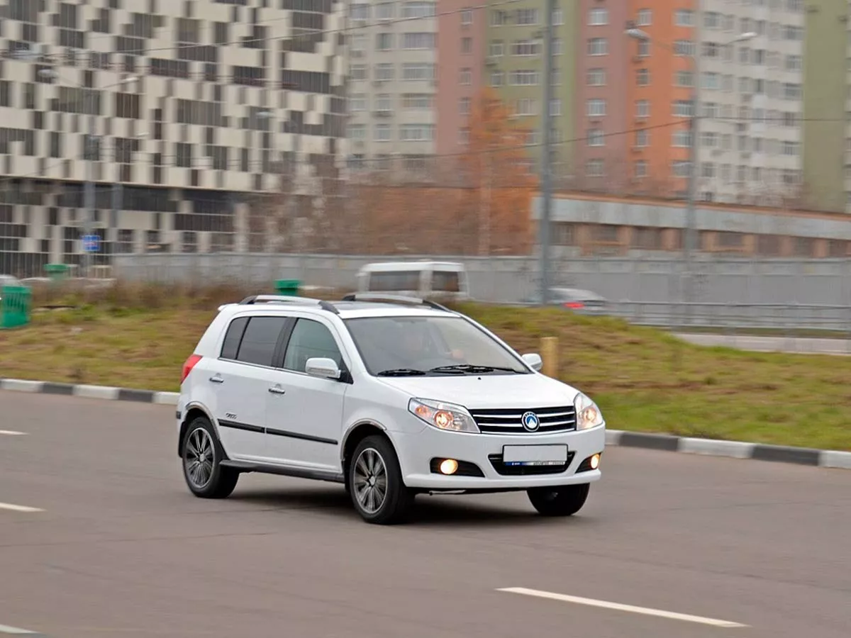 Geely MK Cross