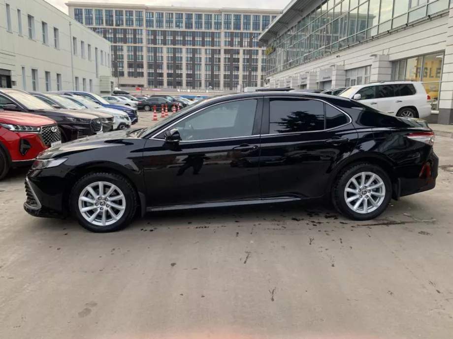 Toyota Camry 2021