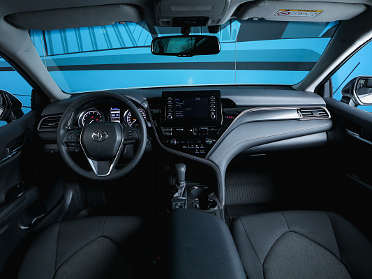 Toyota Camry NEW standart plus white