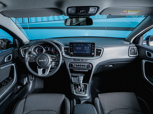 kia ceed sw 2022 black luxe