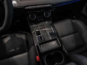 Exeed LX Бизнес 1.5 CVT