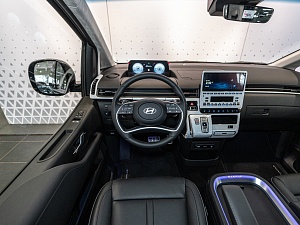 Hyundai Staria Premium 2.2 AT