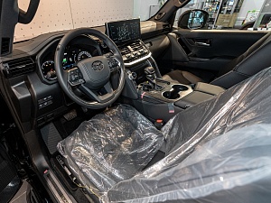 Toyota Land Cruiser 300 ZX (7 мест) 3.4 AT