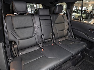 Toyota Land Cruiser 300 ZX (7 мест) 3.4 AT